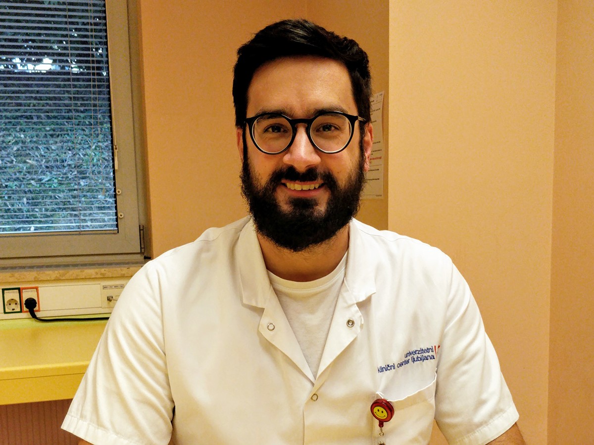 Benedik Amb Cropped Lezeci Manjsi