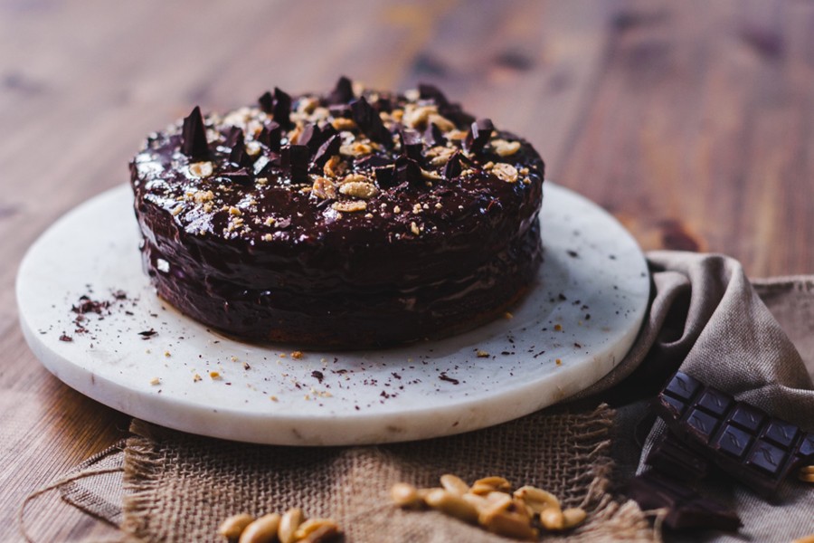 Brezglutenska Snickers Torta2