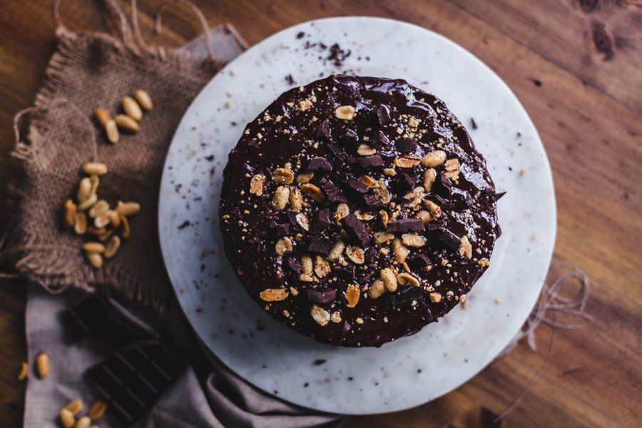 Brezglutenska Snickers Torta