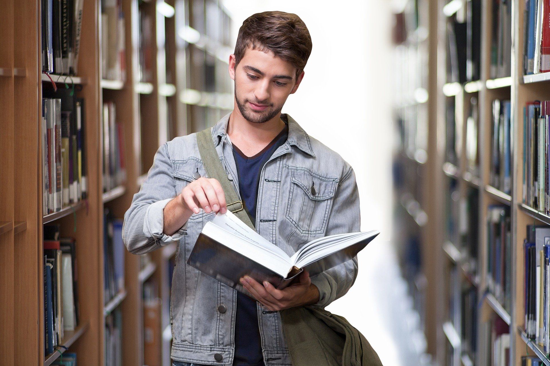 College Student G063d50a8c 1920