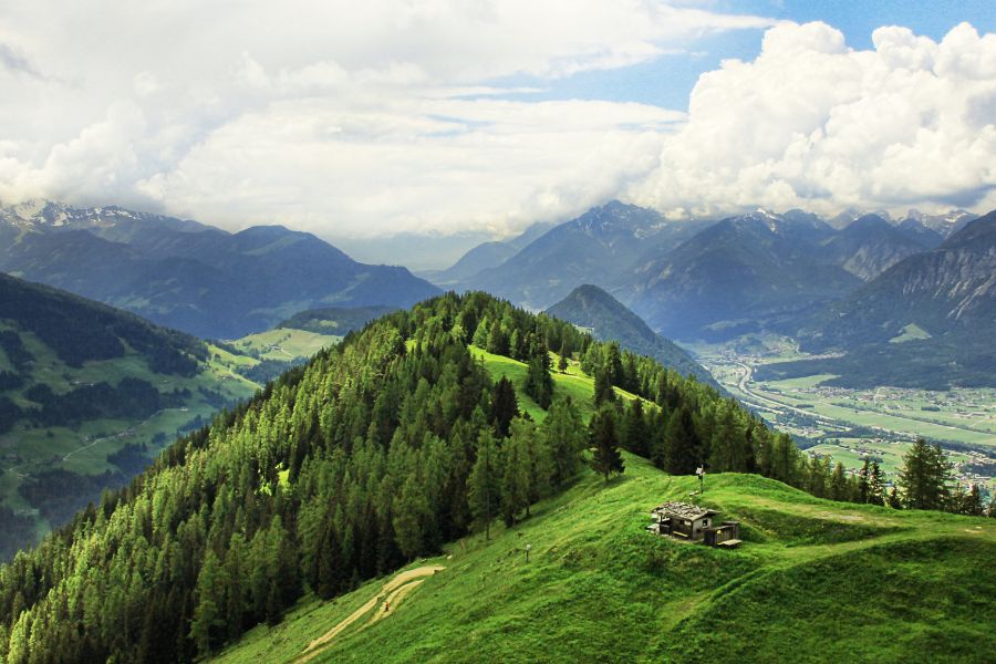 The Mountains Are Calling Travelling And Climbing Inspirational Instagram Post Template  900 600 Pik 1